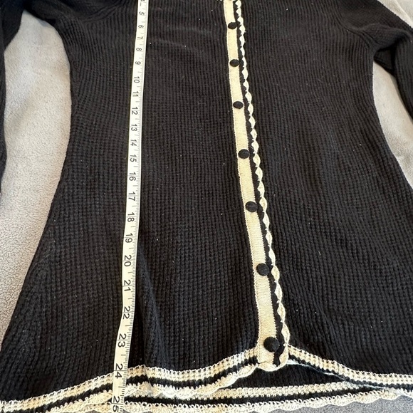 Moda international  VTG Style black &white Waffle knit cardigan. Silk & Cashmere - Picture 5 of 14